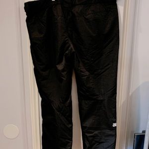 Snow Pants in 2XL f/ Arctix W/ lined layer & adjustable width. Stay warm!!